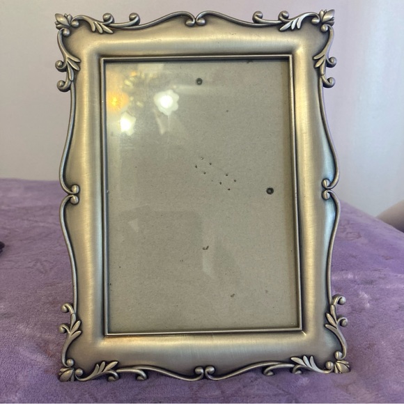 Burnes of Boston Silver 5x7 Photo Frame - Picture 2 of 5